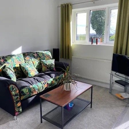 1 Bed Apt- Rural Views- Juliette Balcony - Parking Apartment *
