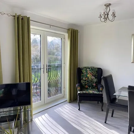 1 Bed Apt- Rural Views- Juliette Balcony - Parking Apartment Millom