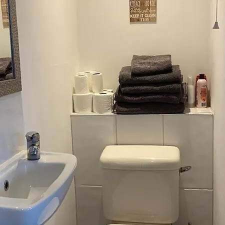 1 Bed Apt- Rural Views- Juliette Balcony - Parking Apartmán *